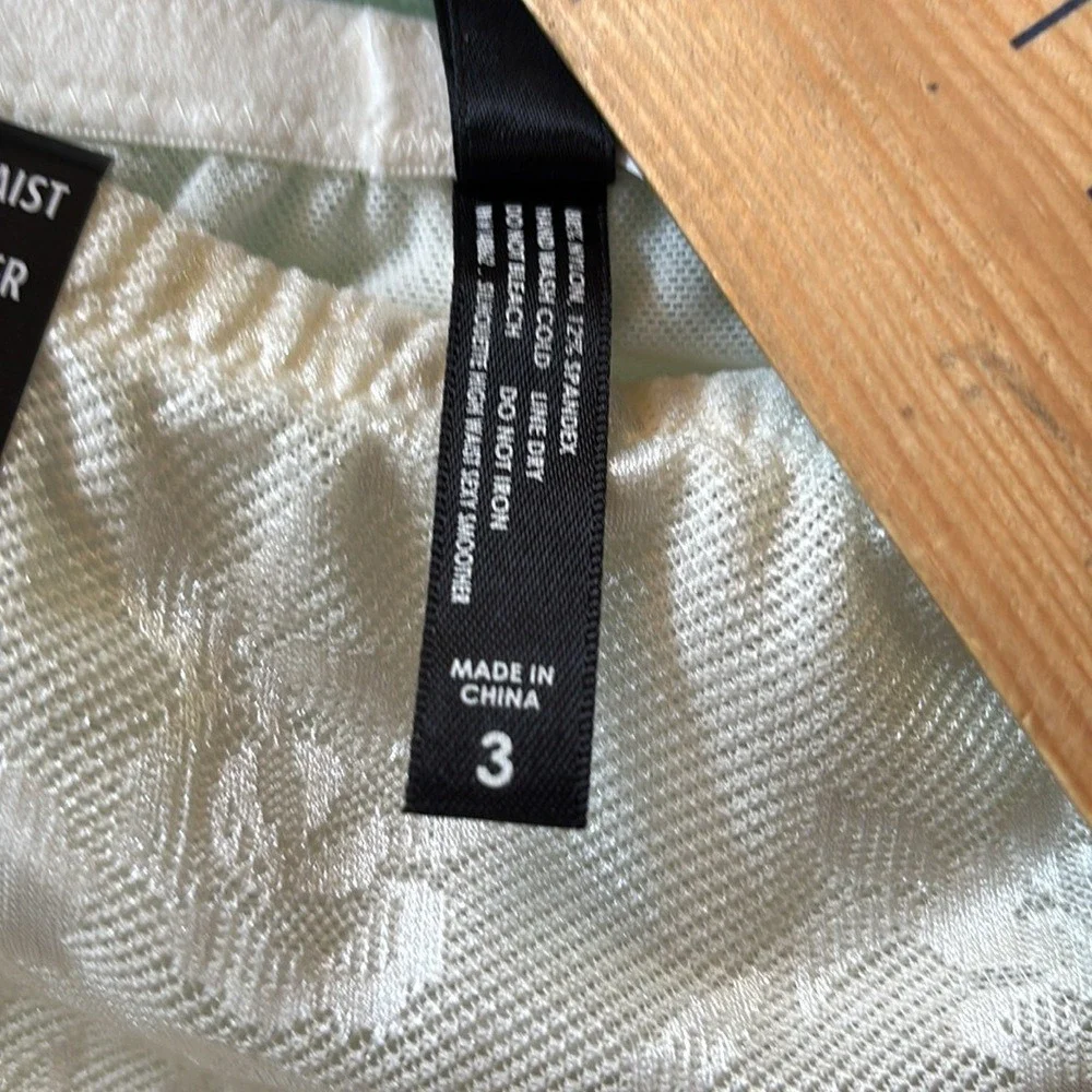 Torrid‎ Curve High Waist Sexy Smoother Shapewear Shorts Stars Size 3 - Picture 6 of 8